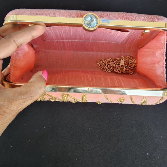NWT Pink velvet clutch with gold zardozi, beads and sequins embroidery. - Picture 6 of 10